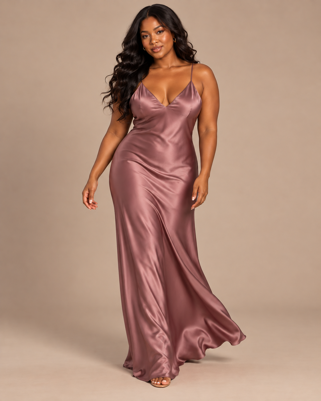 ROBE LONGUE SATINÉE À BRETELLES