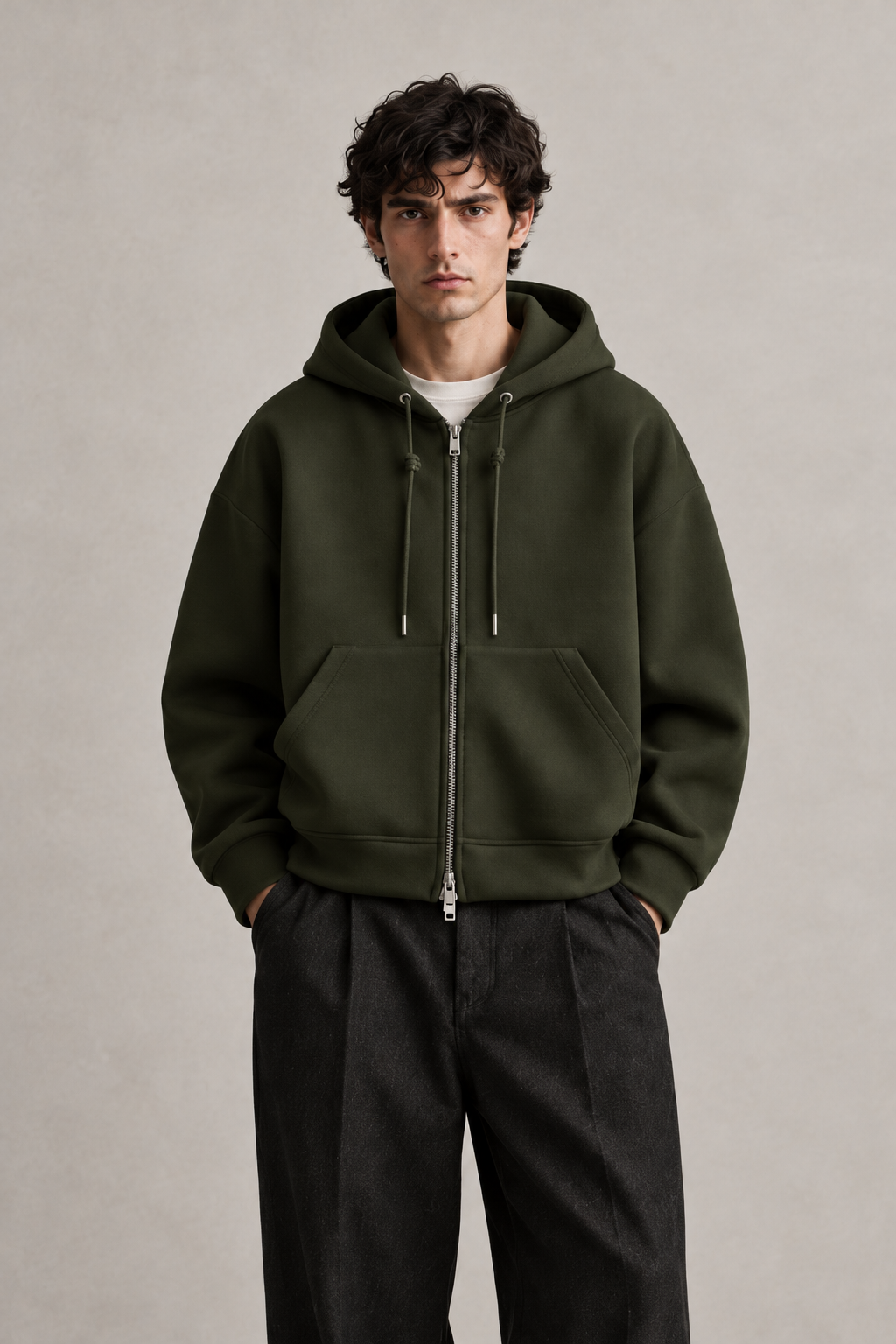 GILET ZIPPÉ À CAPUCHE