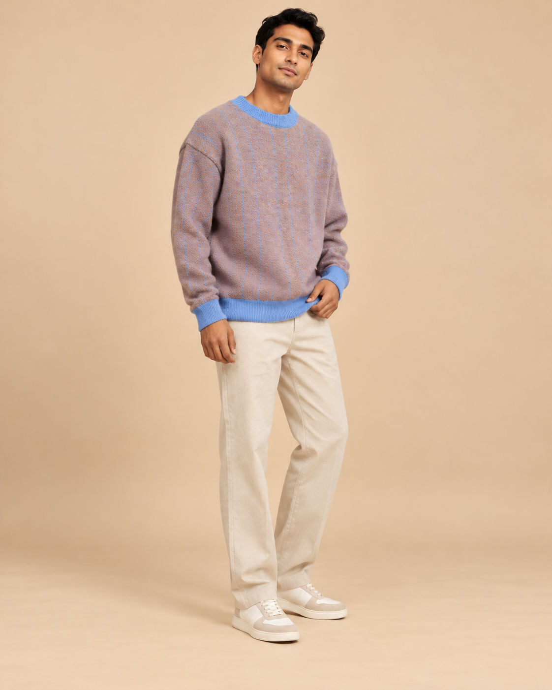 PULL COL ROND AVEC DÉTAILS CONTRASTÉS