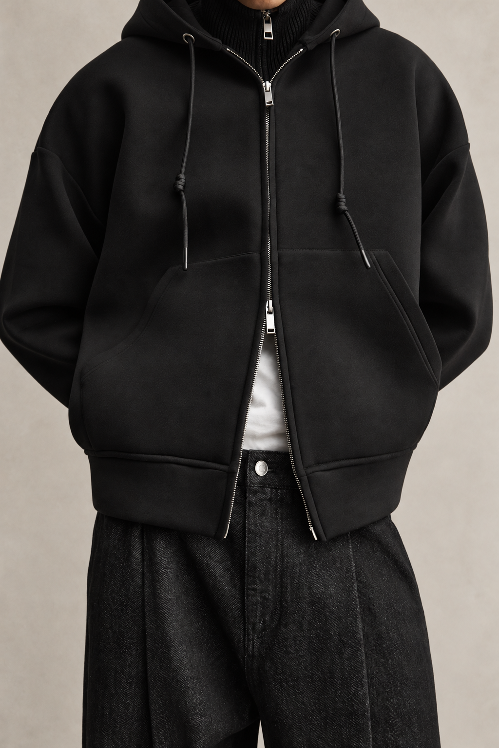 GILET ZIPPÉ À CAPUCHE