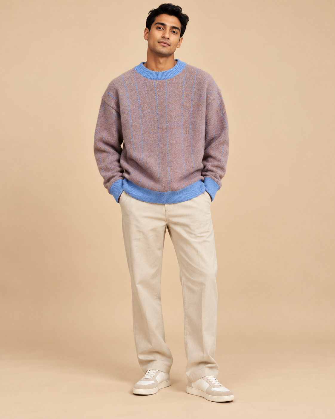 PULL COL ROND AVEC DÉTAILS CONTRASTÉS