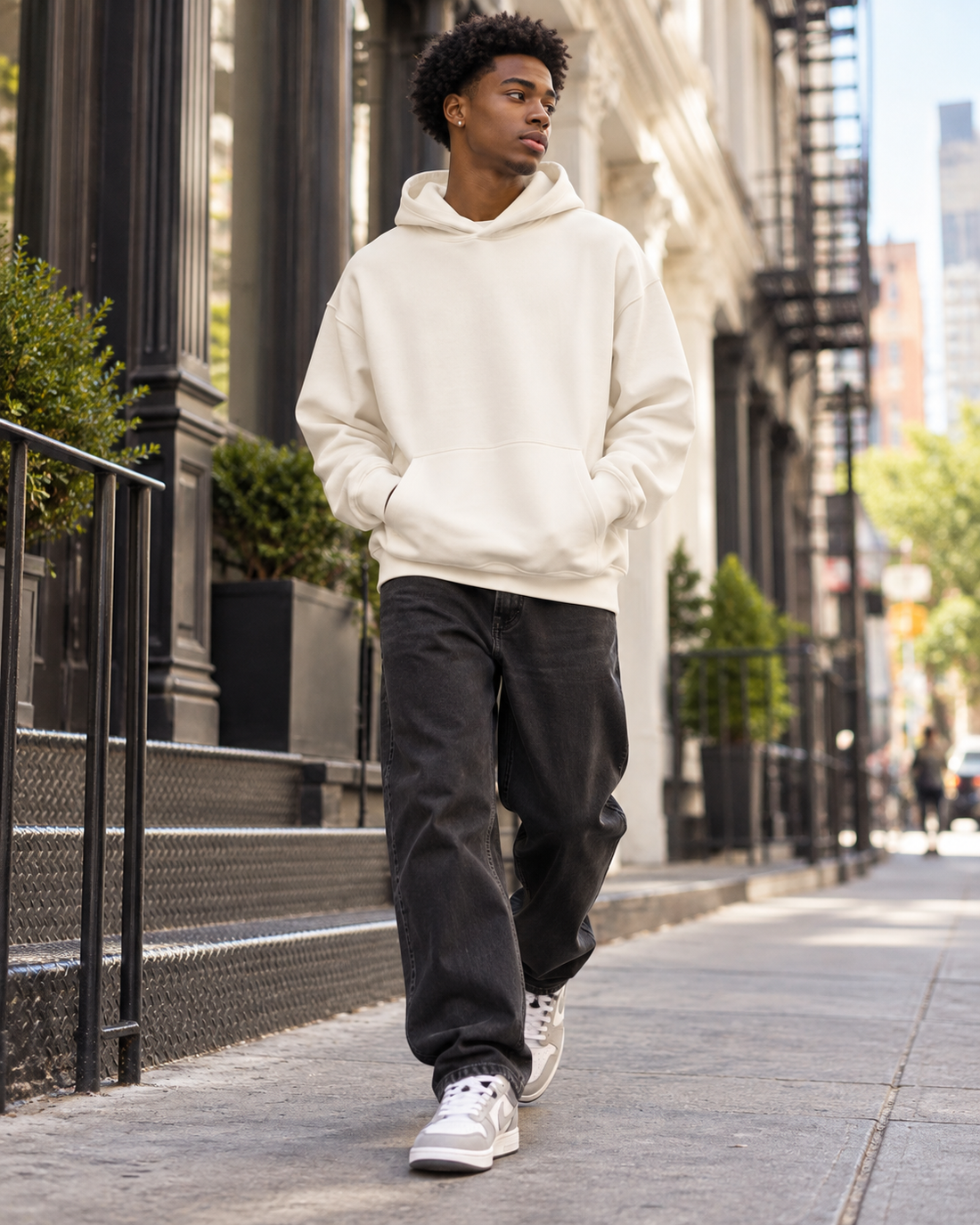 HOODIE / SWEAT À CAPUCHE
