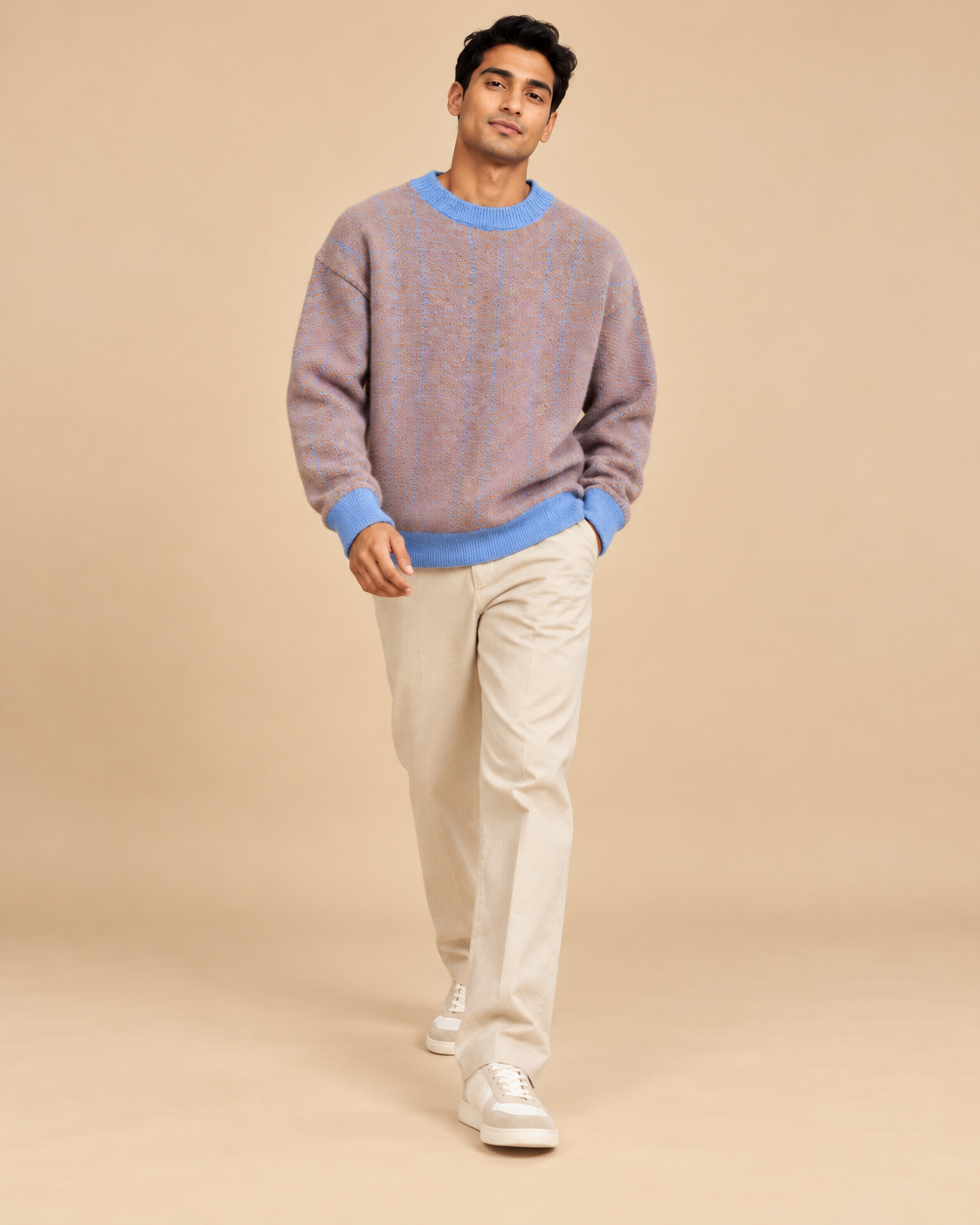 PULL COL ROND AVEC DÉTAILS CONTRASTÉS