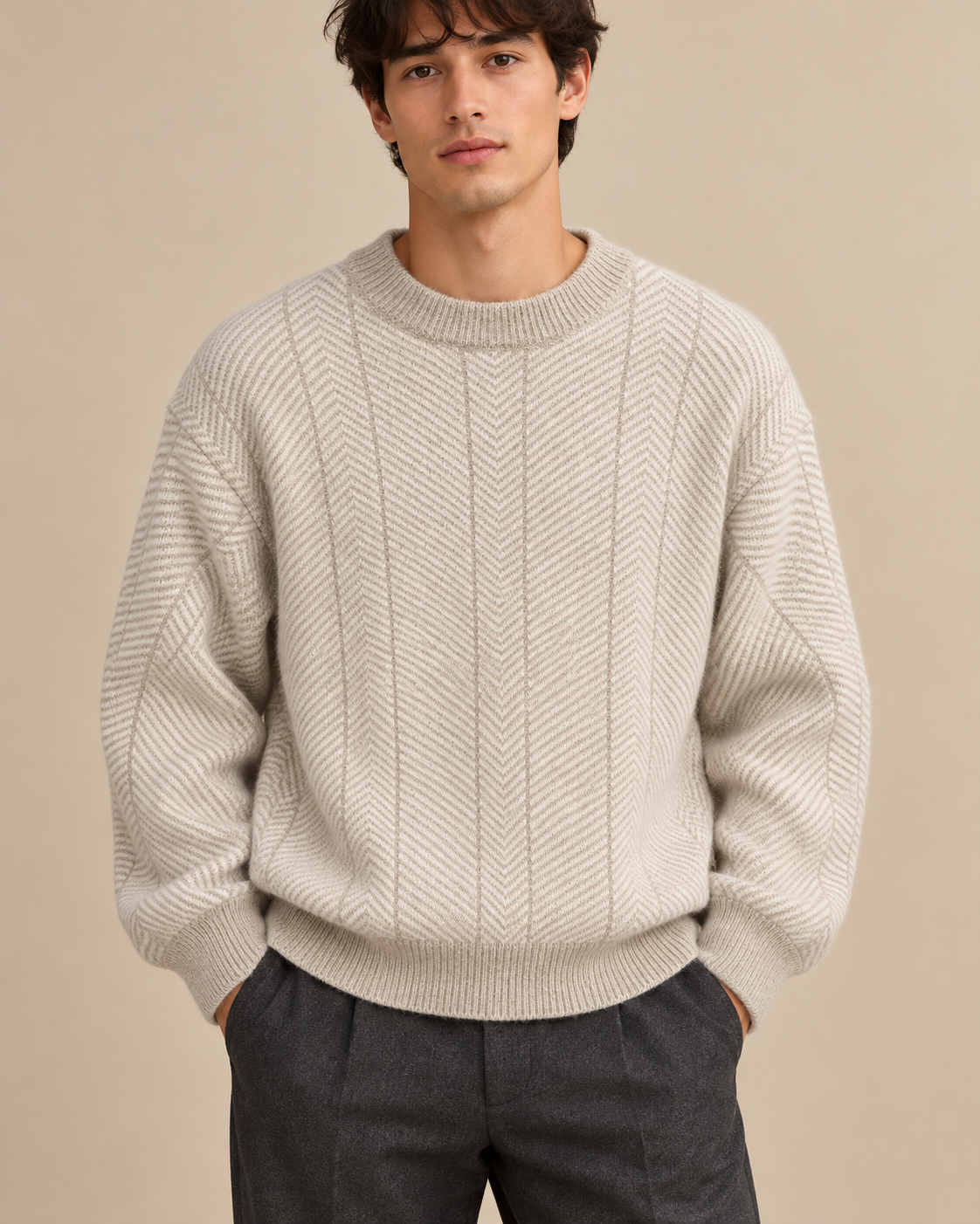 PULL COL ROND AVEC DÉTAILS CONTRASTÉS