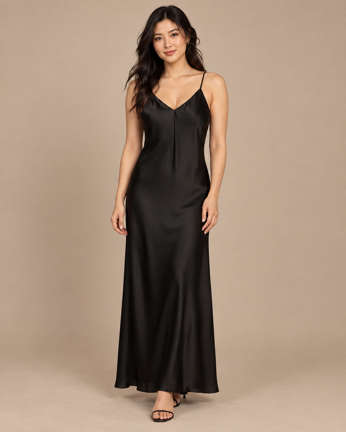 ROBE LONGUE SATINÉE À BRETELLES