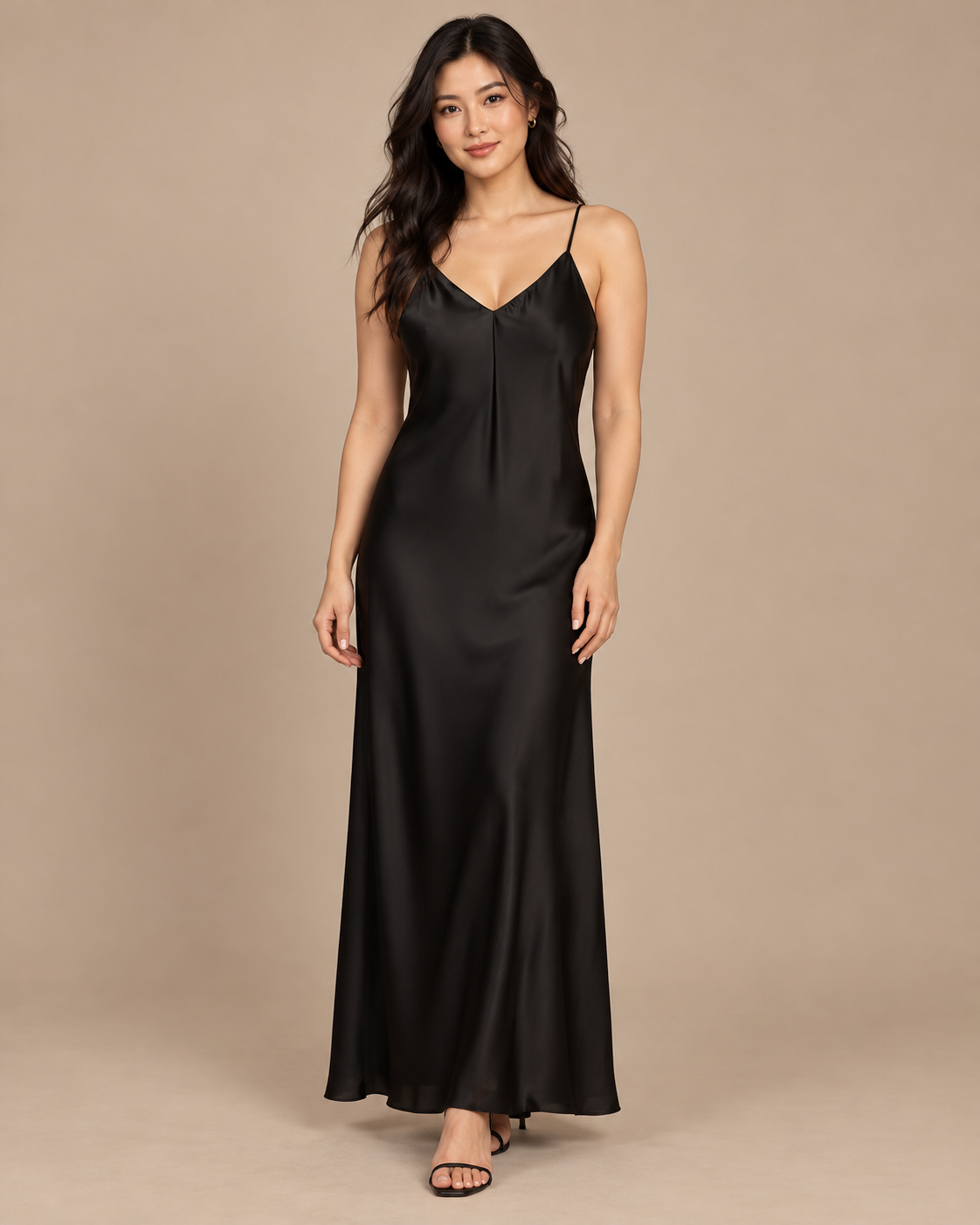 ROBE LONGUE SATINÉE À BRETELLES