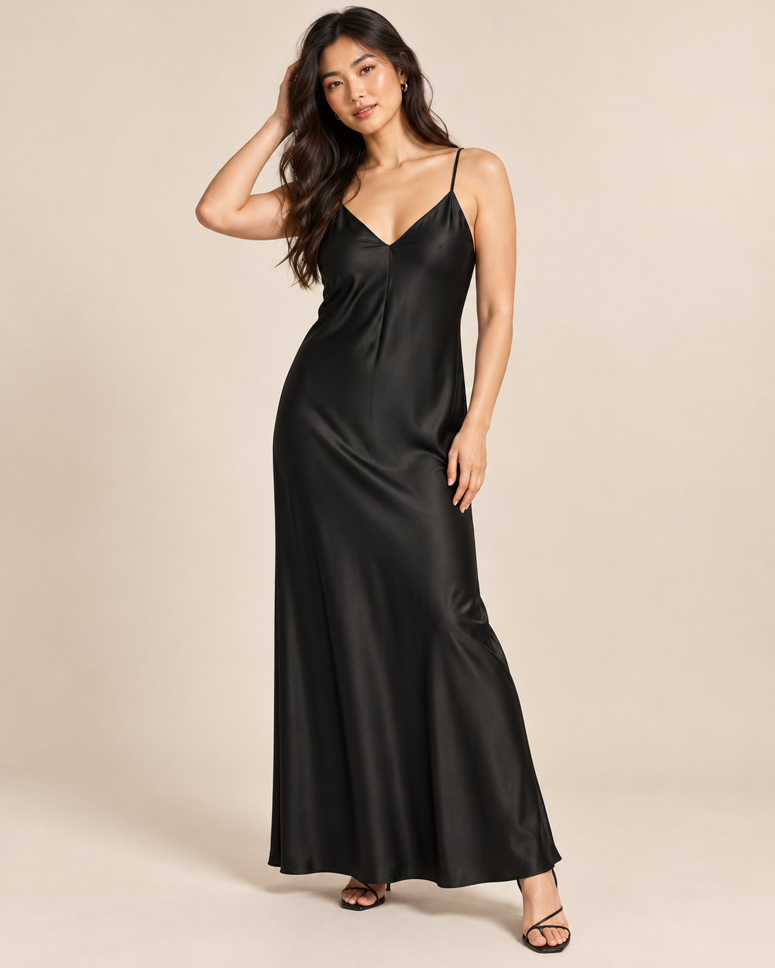 ROBE LONGUE SATINÉE À BRETELLES
