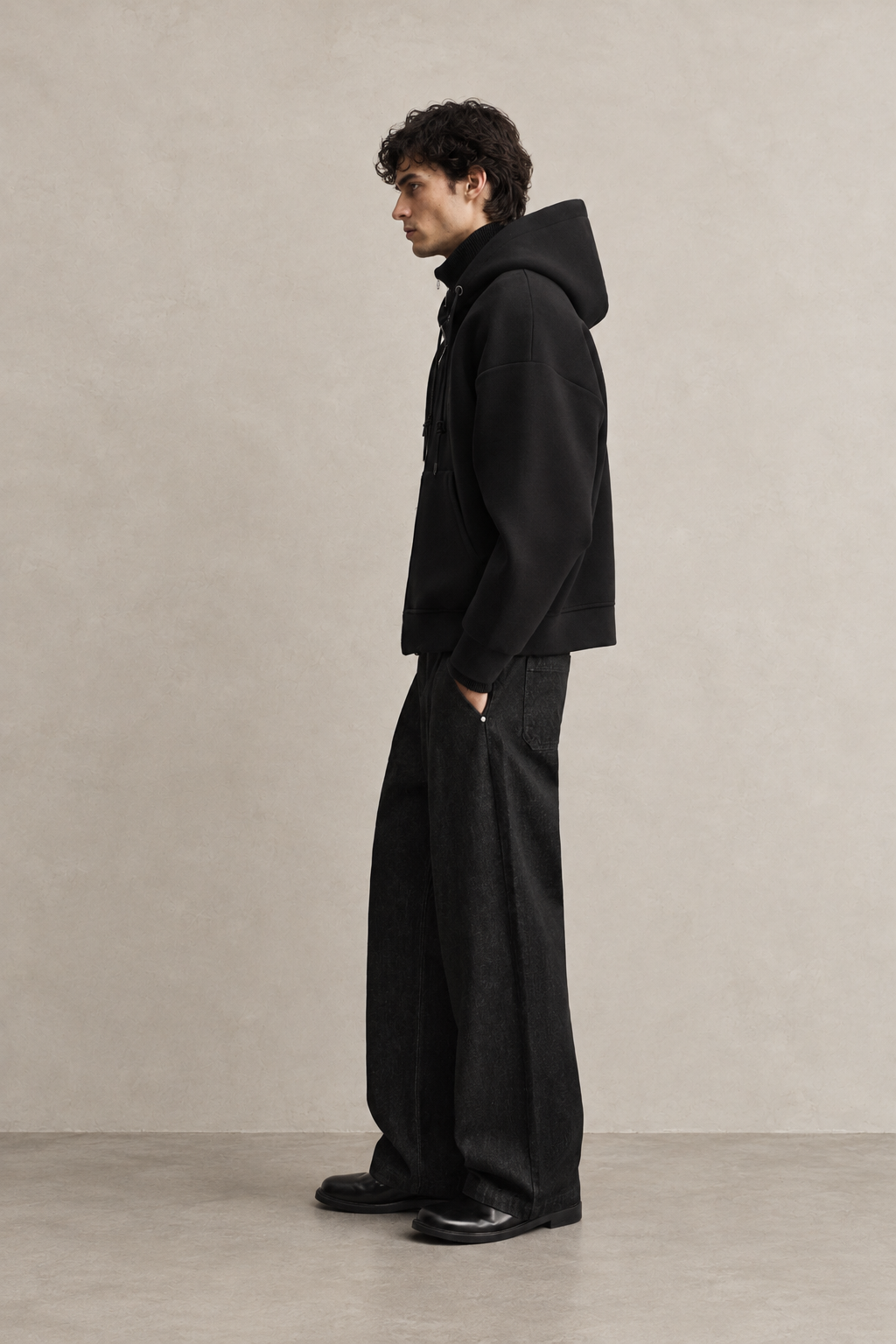 GILET ZIPPÉ À CAPUCHE